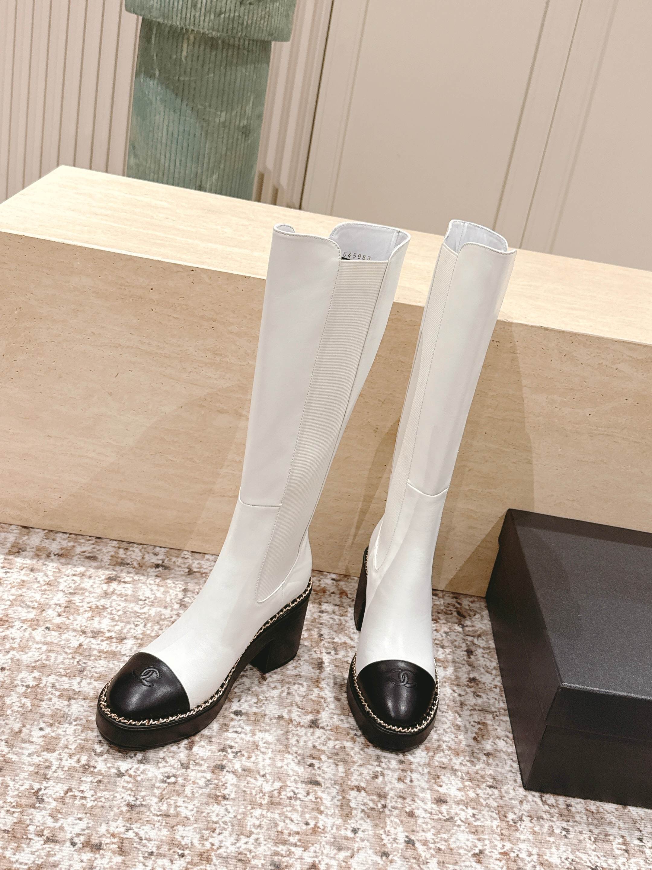 CC 25SS High Boot White Black Calfskin 431721