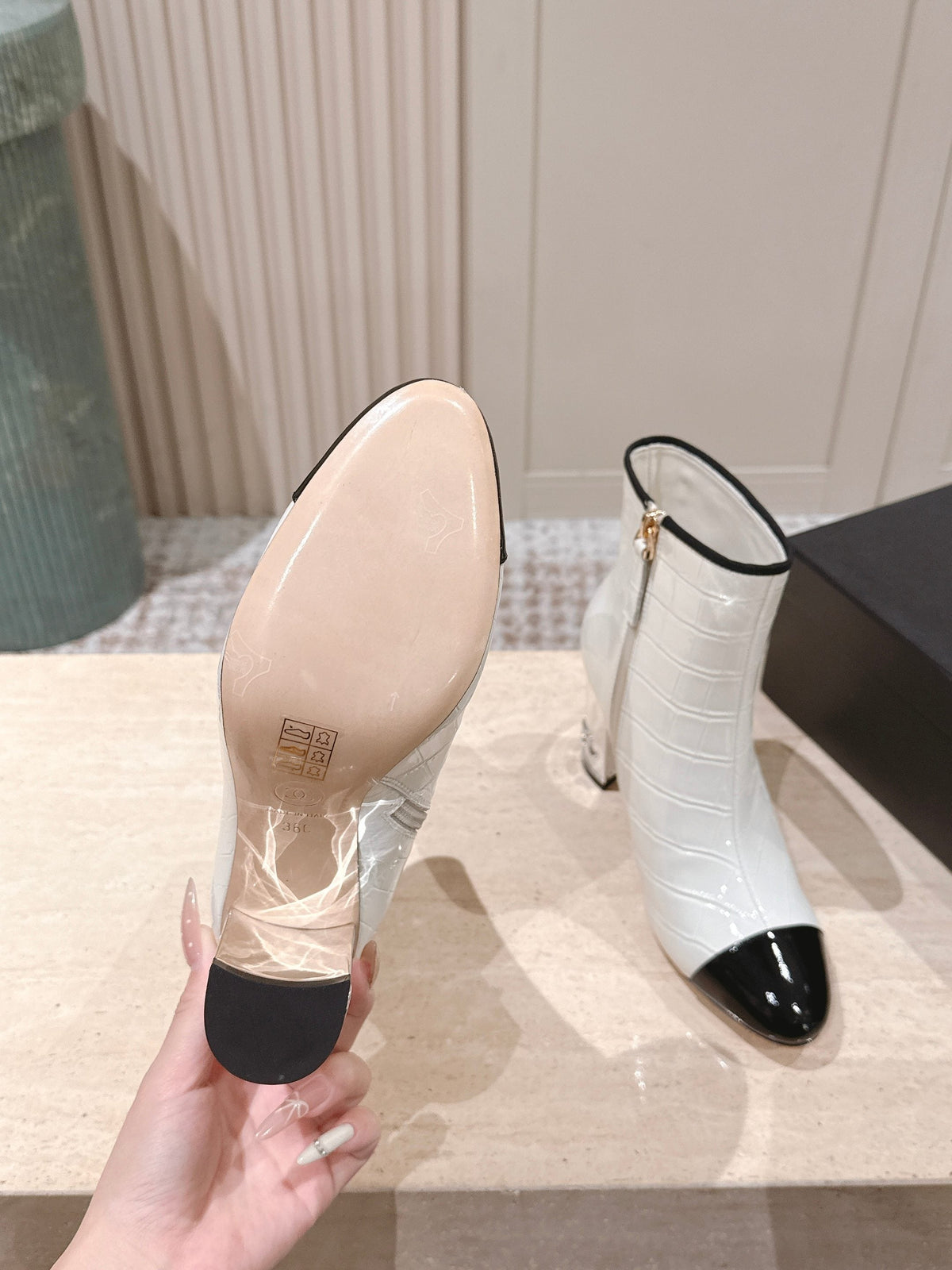 CC high-heeled ankle boots white black patent calfskin 532830
