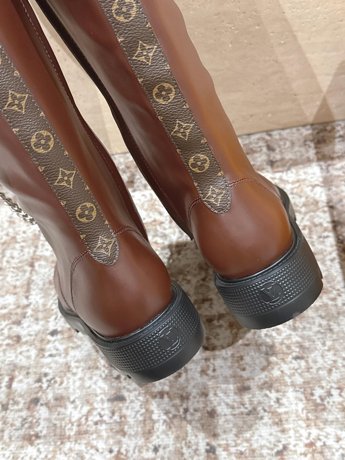 LV 25 Martin Boots Brown Cowhide 576914