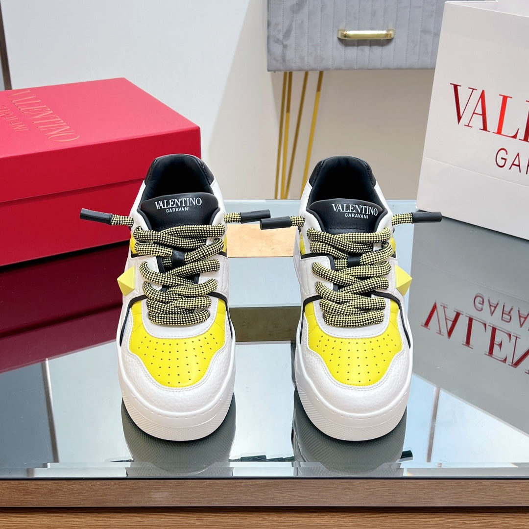 VT 2025 Garavani Sneakers White Black Yellow Cowhide 546976