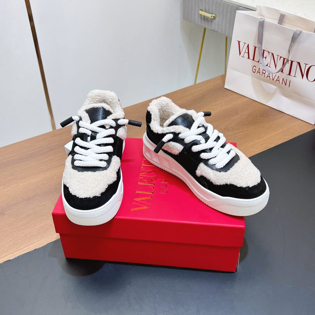VT 2025 Garavani Sneakers Black Suede Wool Leather 546984