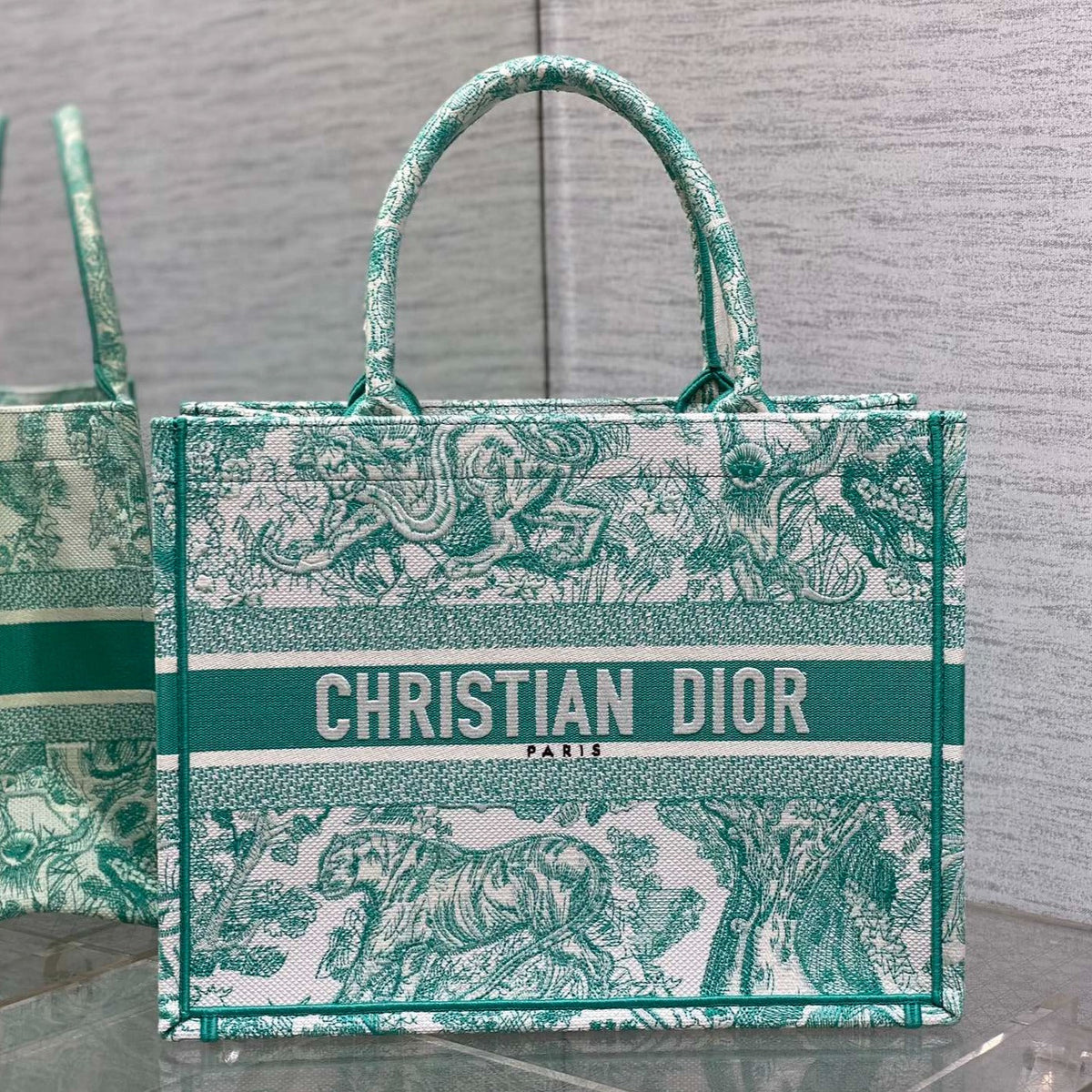medium dioriviera book tote 36 aquamarina tiger embroidery canvas
