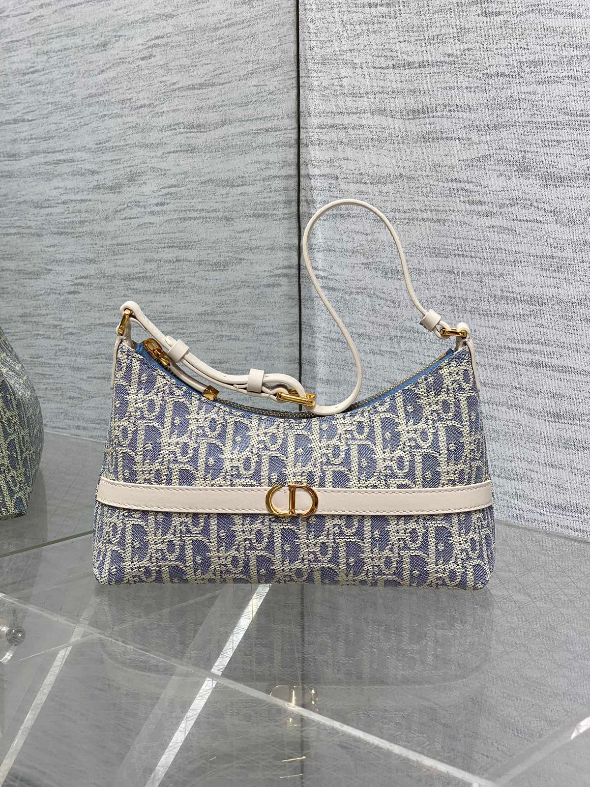 CD  Miss Caro 24 blue raffia-effect fabric