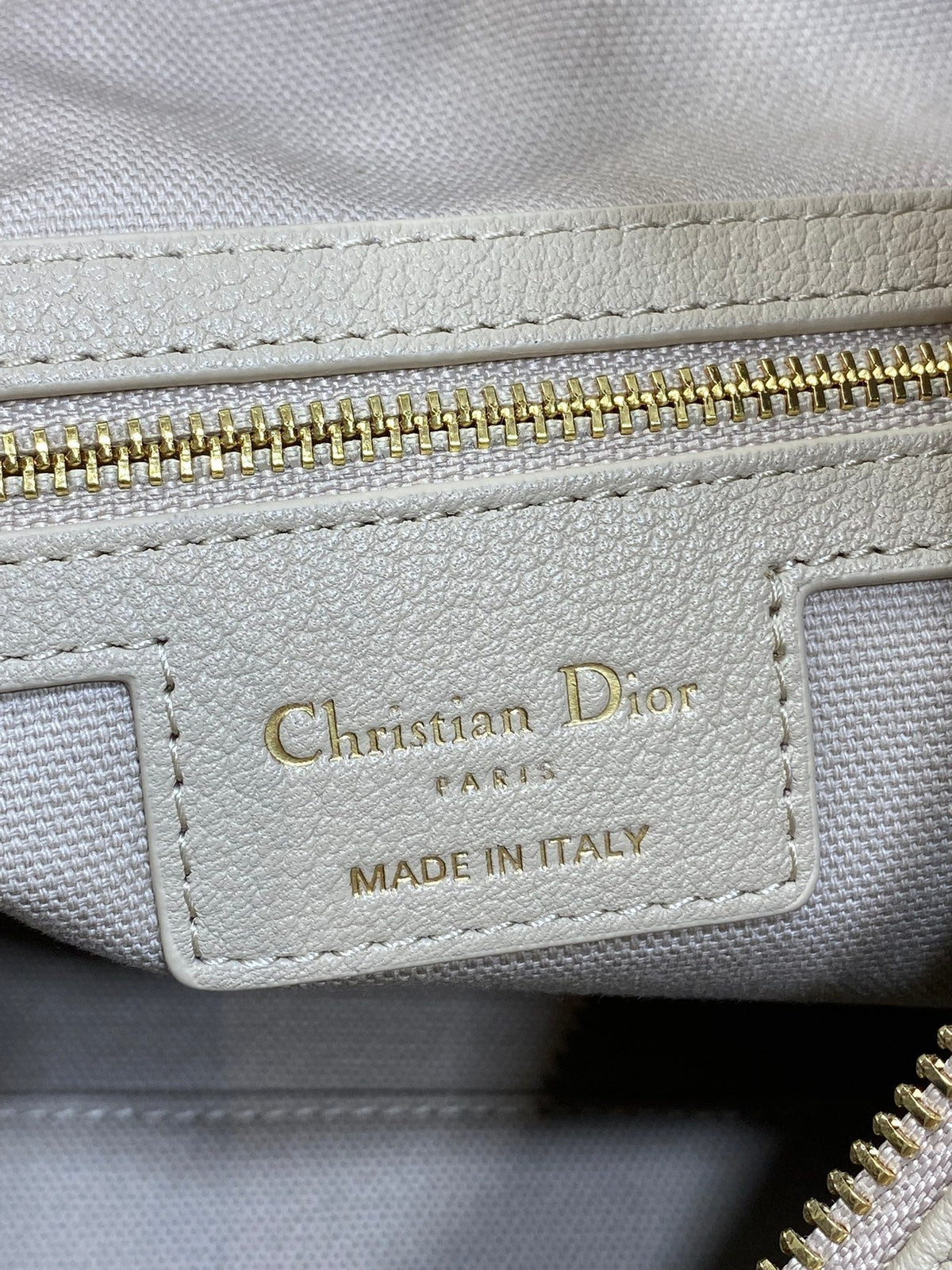 Dior 2025 Voyage Bag 34cm Powder Beige Grained Calfskin 267779