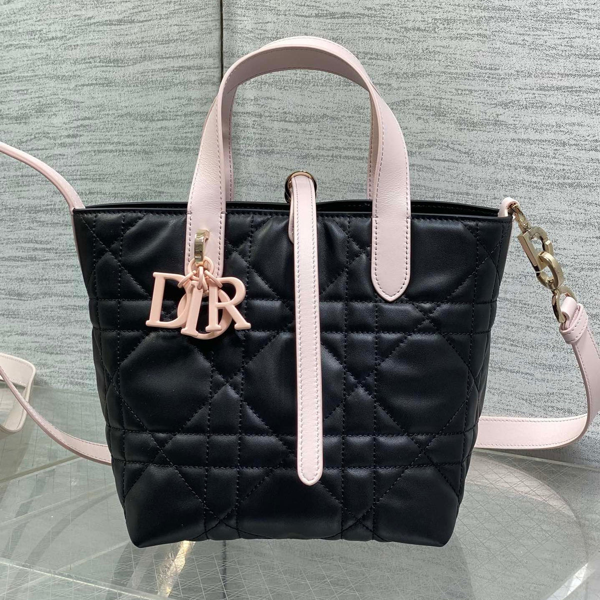 Dior 2026 Toujours Bag 18cm Black Pink Calfskin With Pink Charm 286511