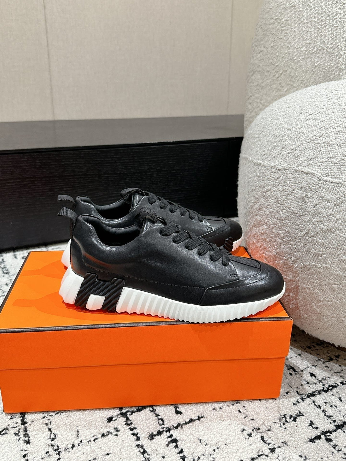 HM Jump Sneaker In Black Cowhide 985308