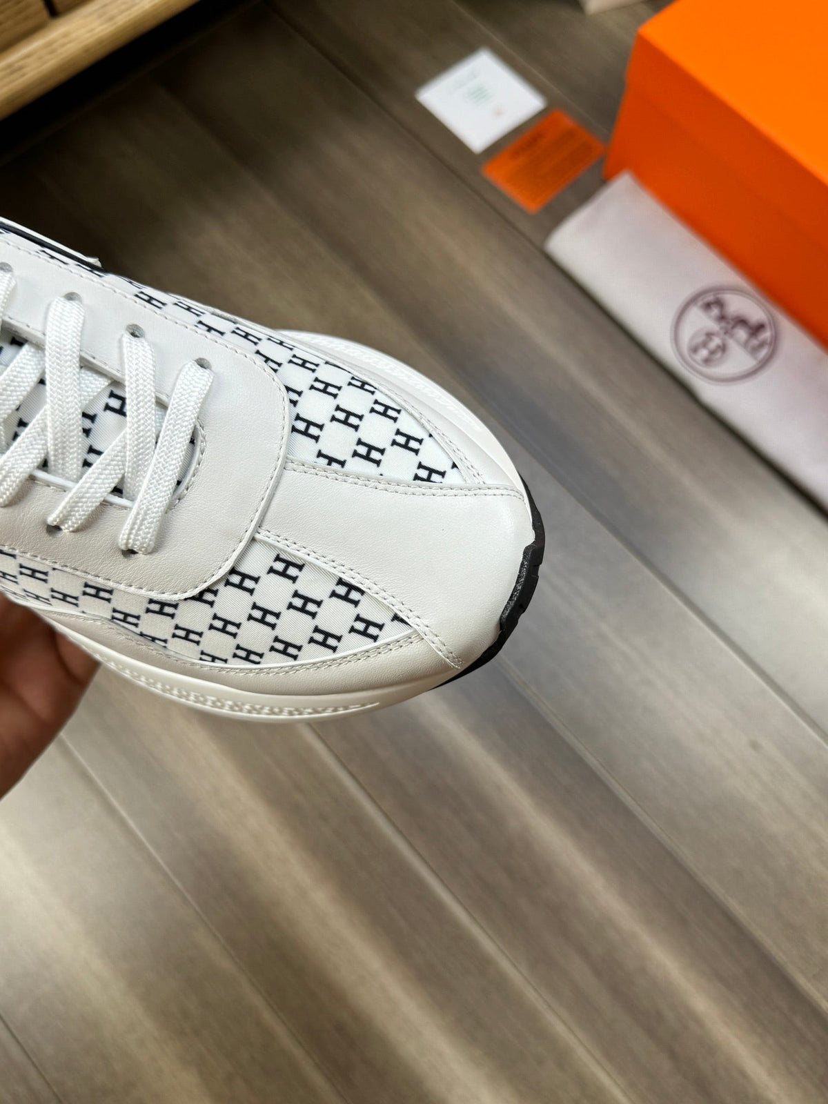HM PRINTED SNEAKER WHITE TOTEM FABRIC