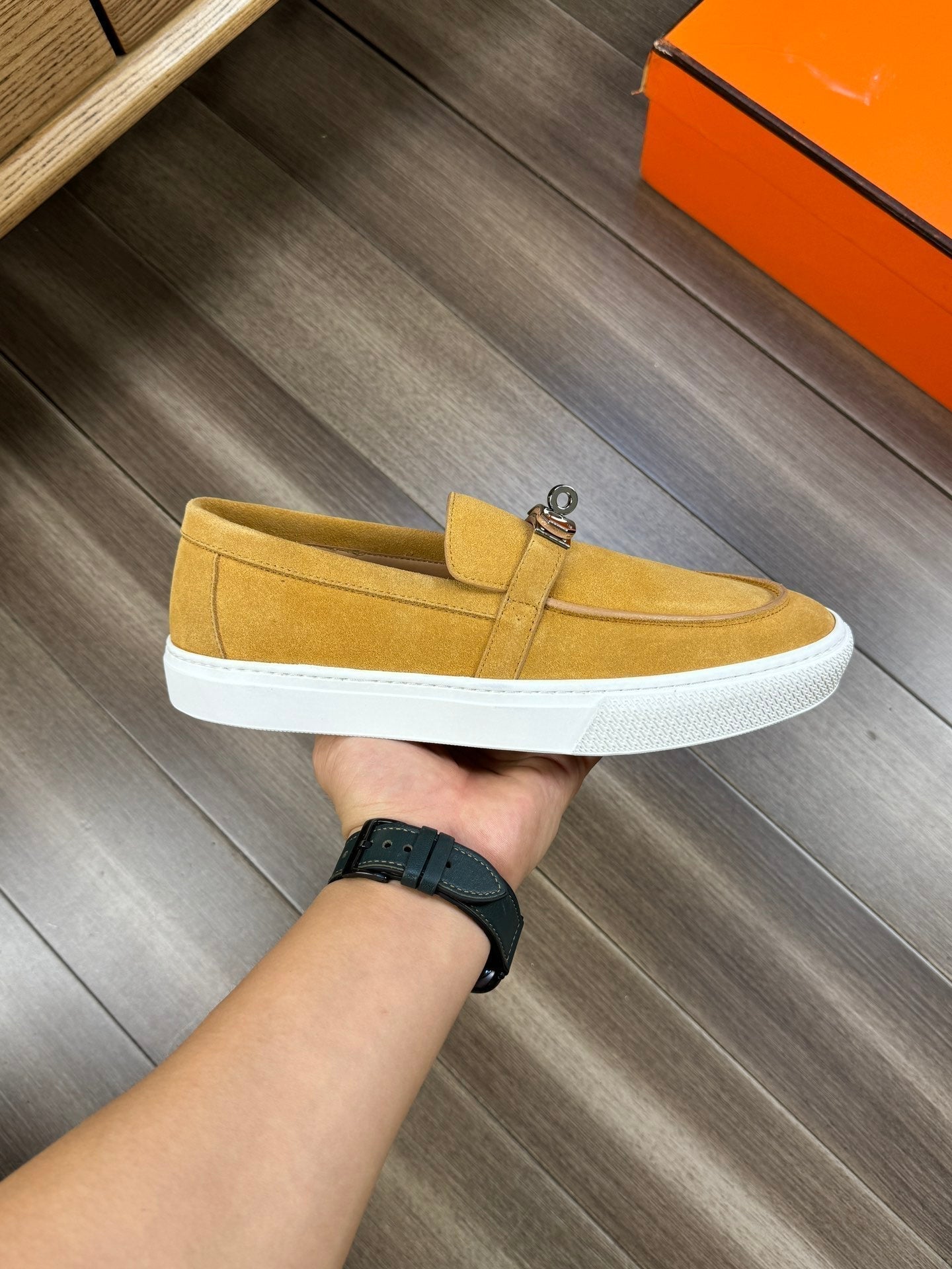 HM GAME SLIP-ON SNEAKER MUSTARD SUEDE