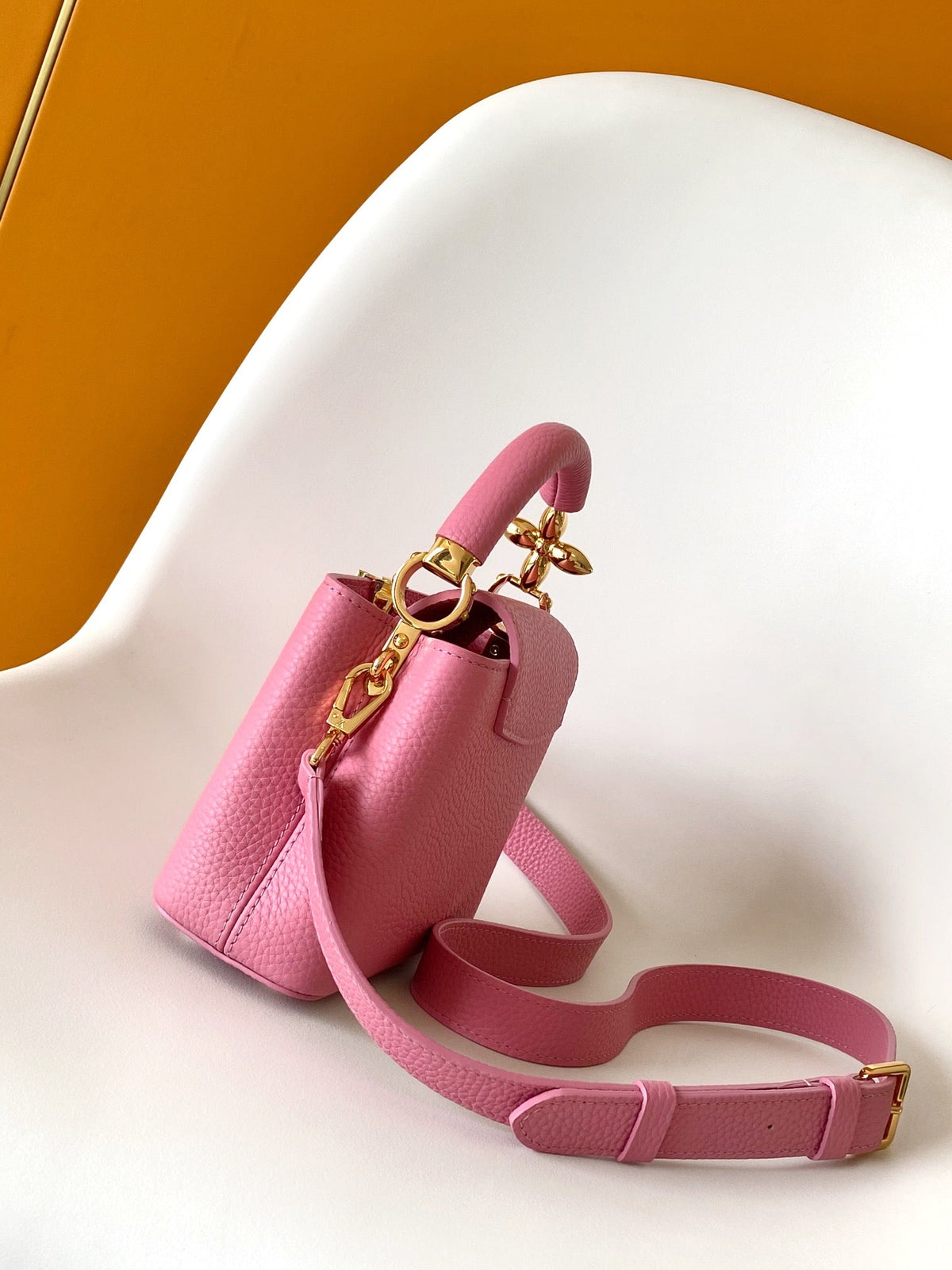 Capucines BB 21 cm Bag Pink Taurillon leather 251680