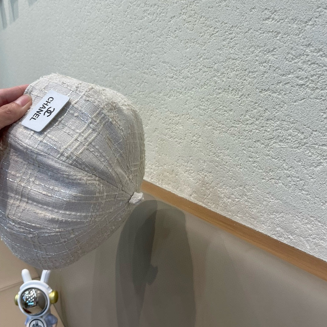 BERET HAT IN WHITE WOOL TWEED 422553