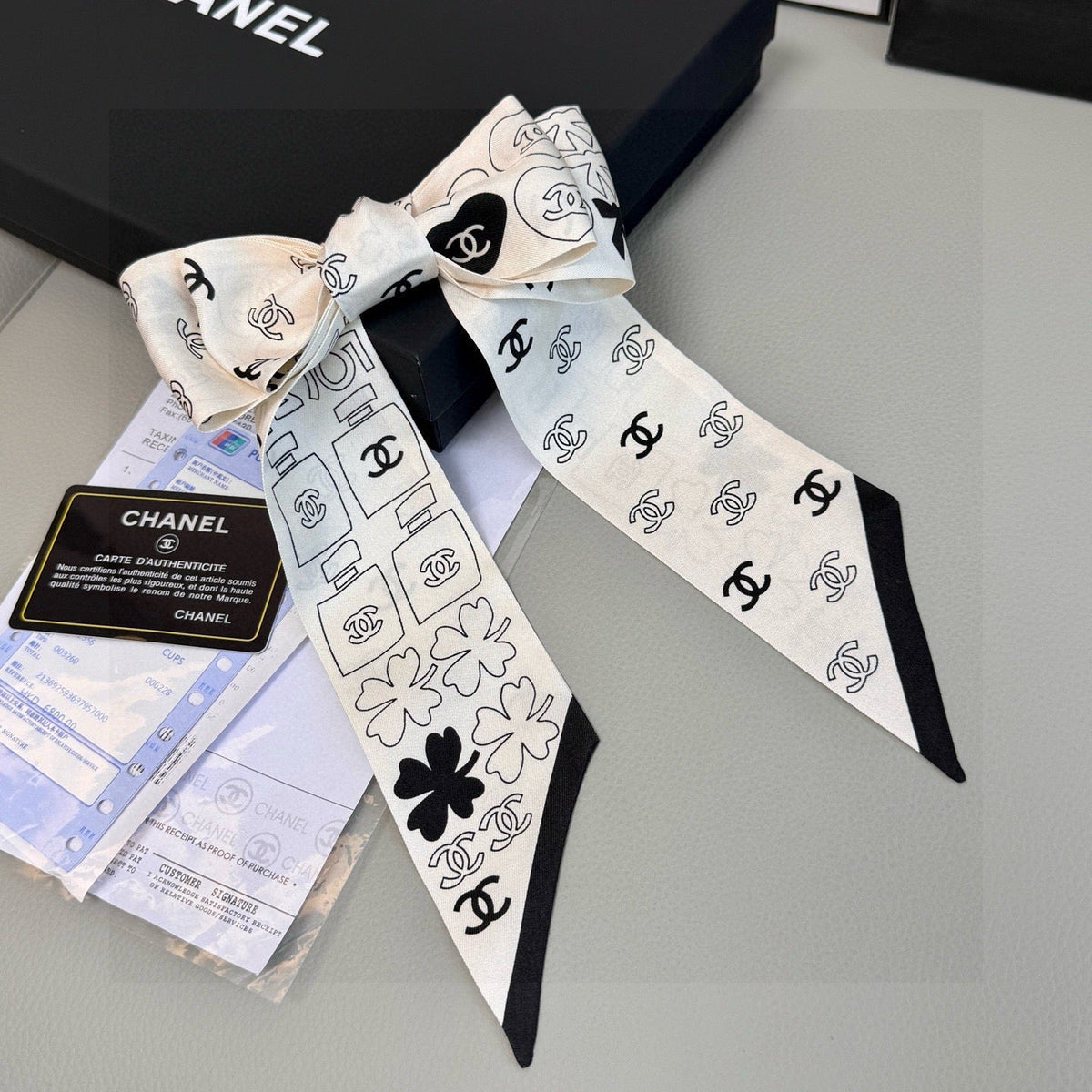 CC  Twilly Mini Scarf 120cm White Mulberry Silk 968851
