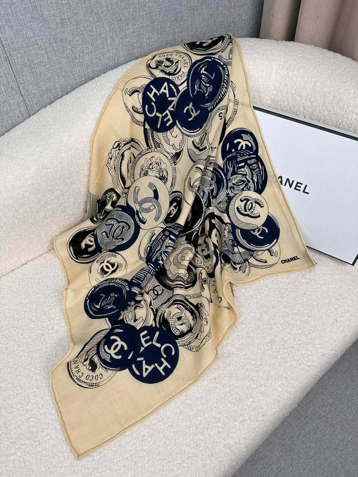 CC Square Scarf 70 CM In Beige Colorful Cashmere And Silk 399804