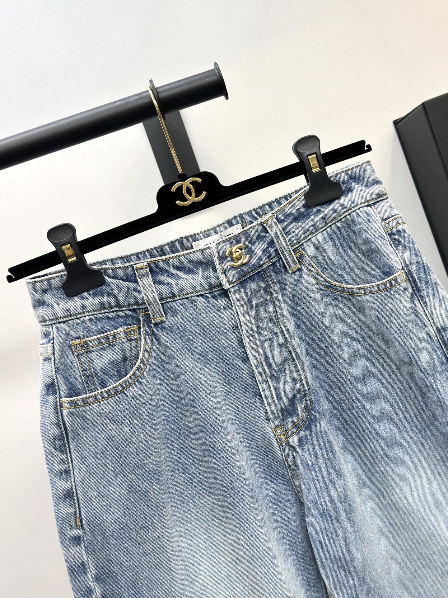 Chanel 2026 Straight-Leg Jeans Blue Cotton 397722