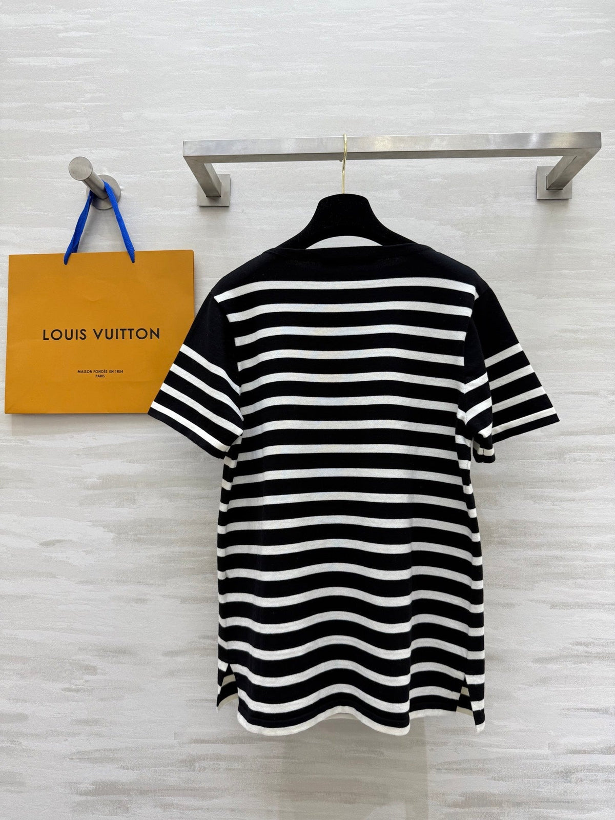 LV 25 Striped Letter Jacquard One-Shoulder Knitted Black White Cotton Polyester