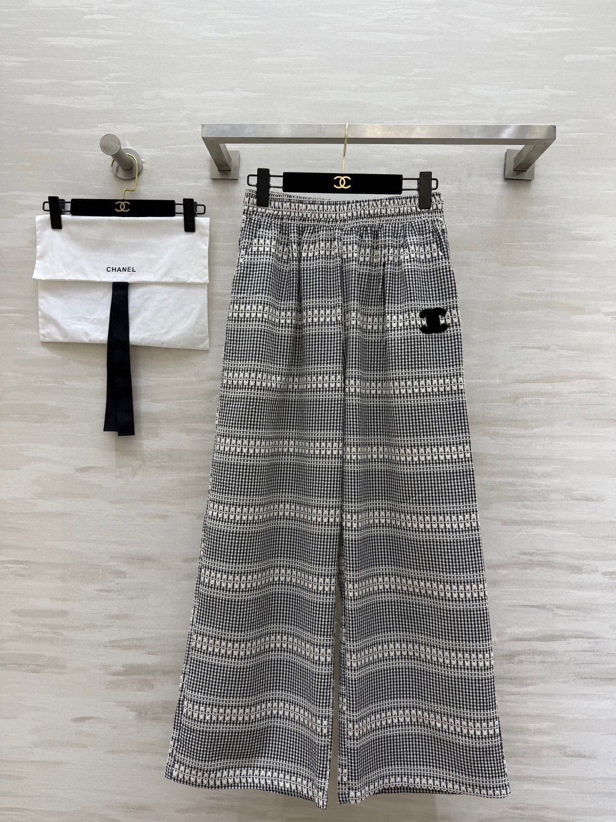 Chanel 2026 Wide-leg Trousers Black White Cotton 352259
