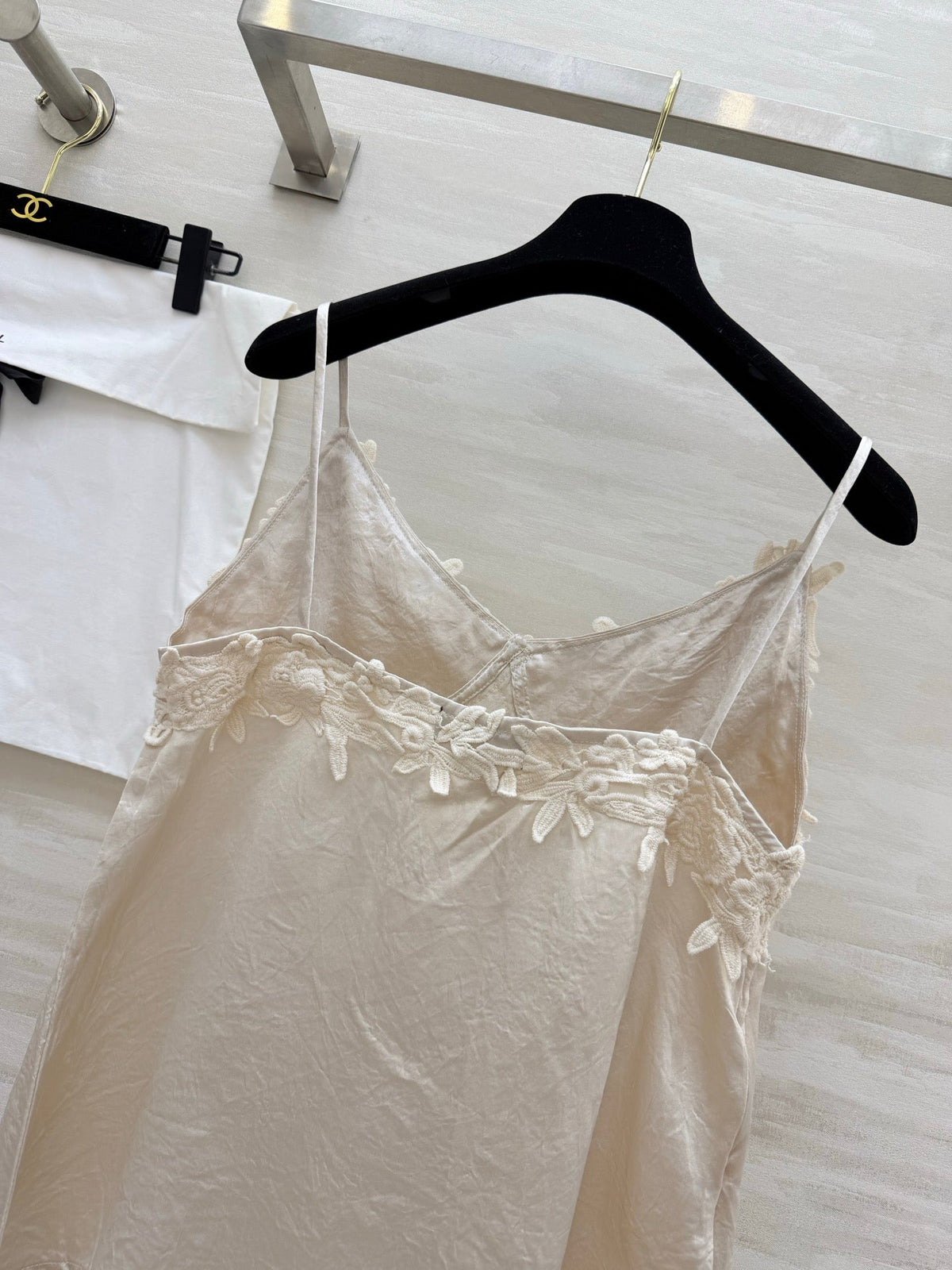 Chanel 2026 Heavy-duty Floral Camisole Cream Acetate Satin 216618