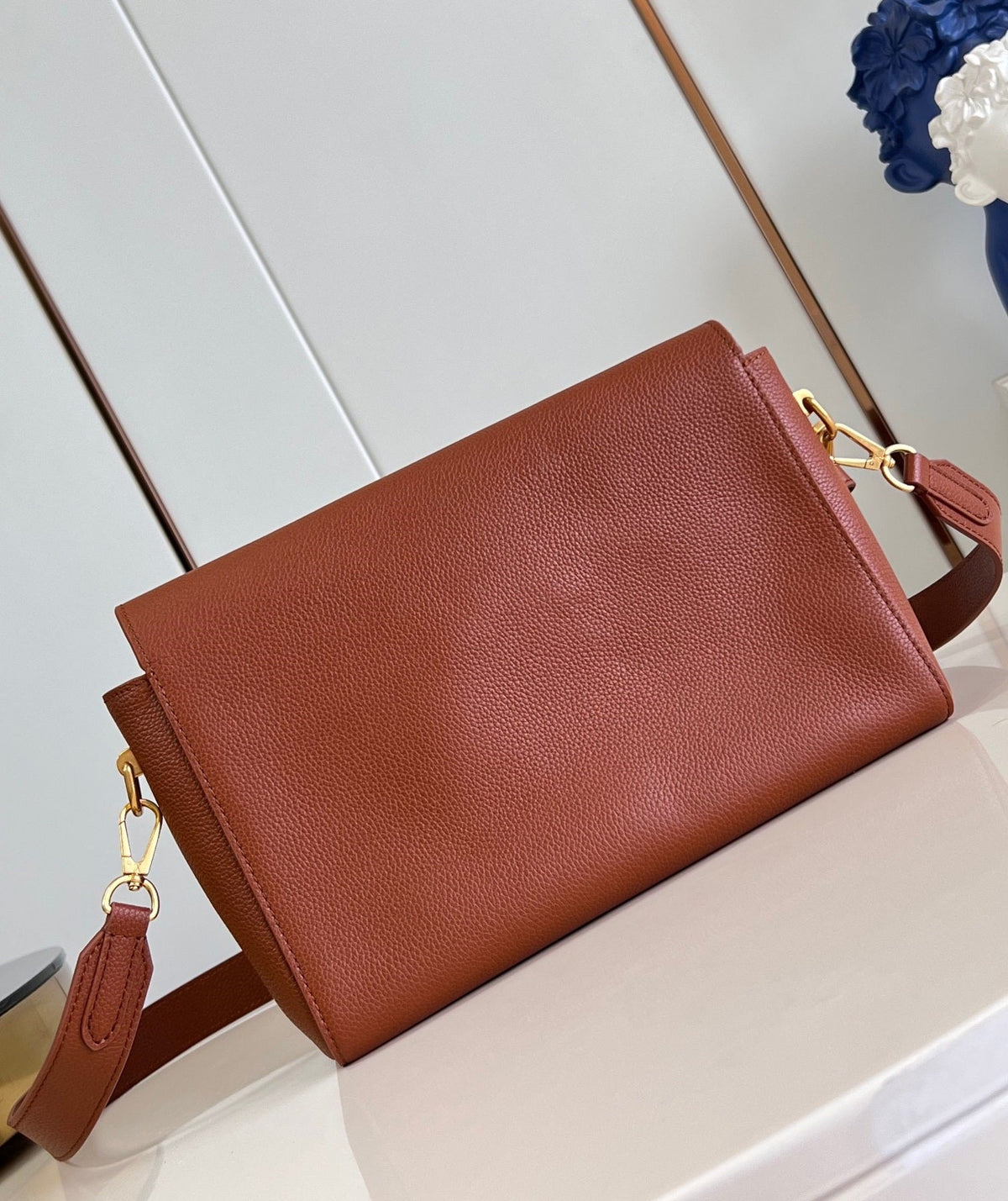 lv soft twist 27cm cognac calfskin gold hardware