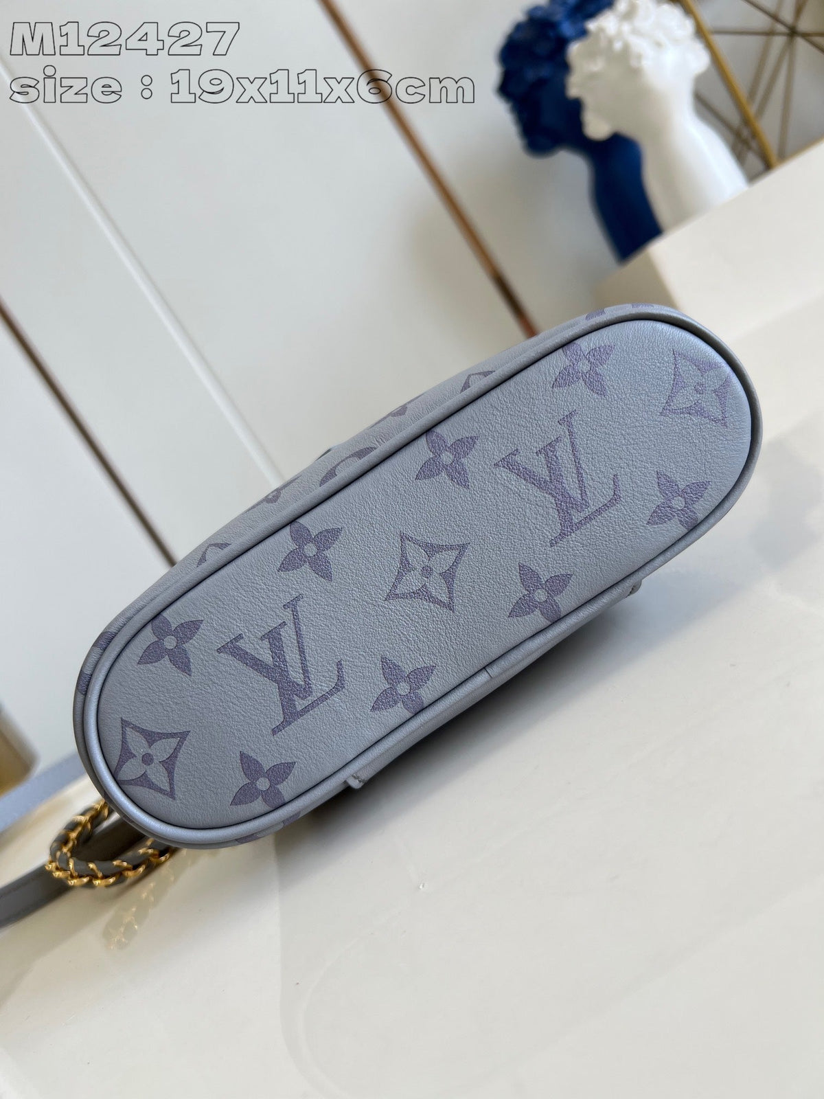 LV VANITY CHAIN POUCH 19 GREY MONOGRAM CALFSKIN