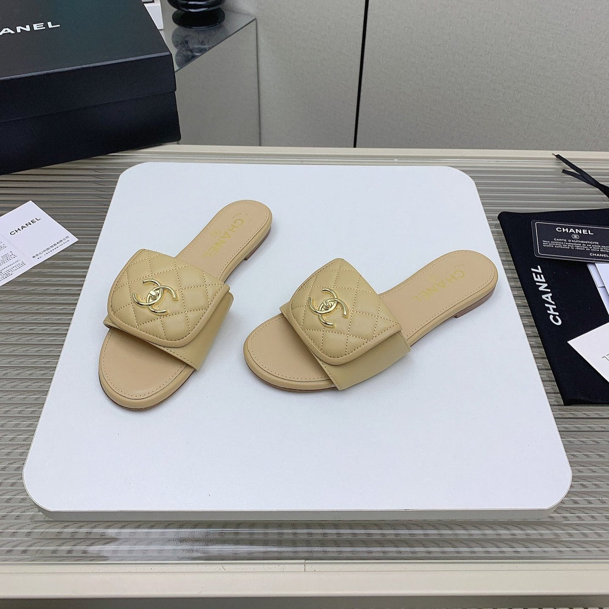 CC Slippers In Quilted Lambskin
