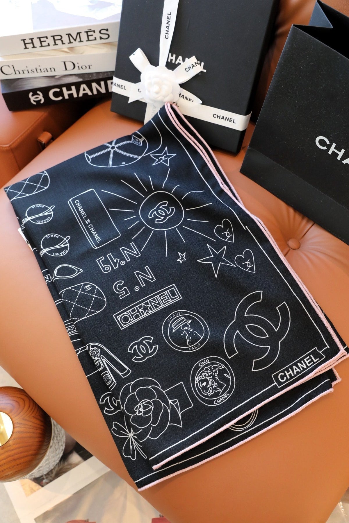 CC Square Scarf 140 CM In Black Mix White Cashmere Silk 368822