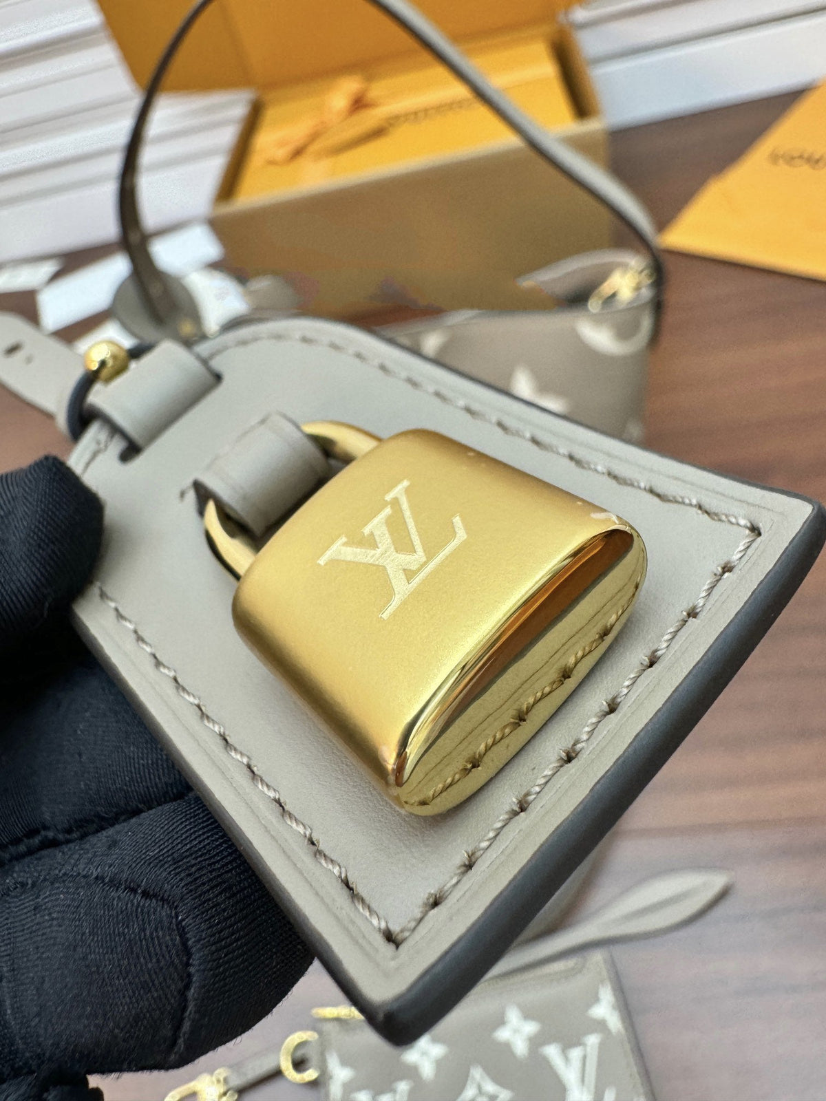 LV Bucket Bag 16cm Khaki Nude Monogram Canvas 330403