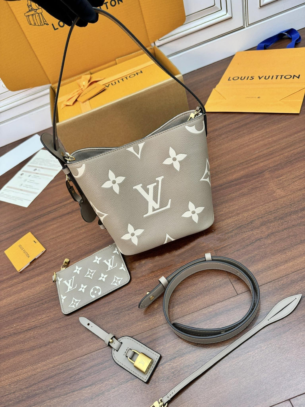 LV Bucket Bag 16cm Khaki Nude Monogram Canvas 330403
