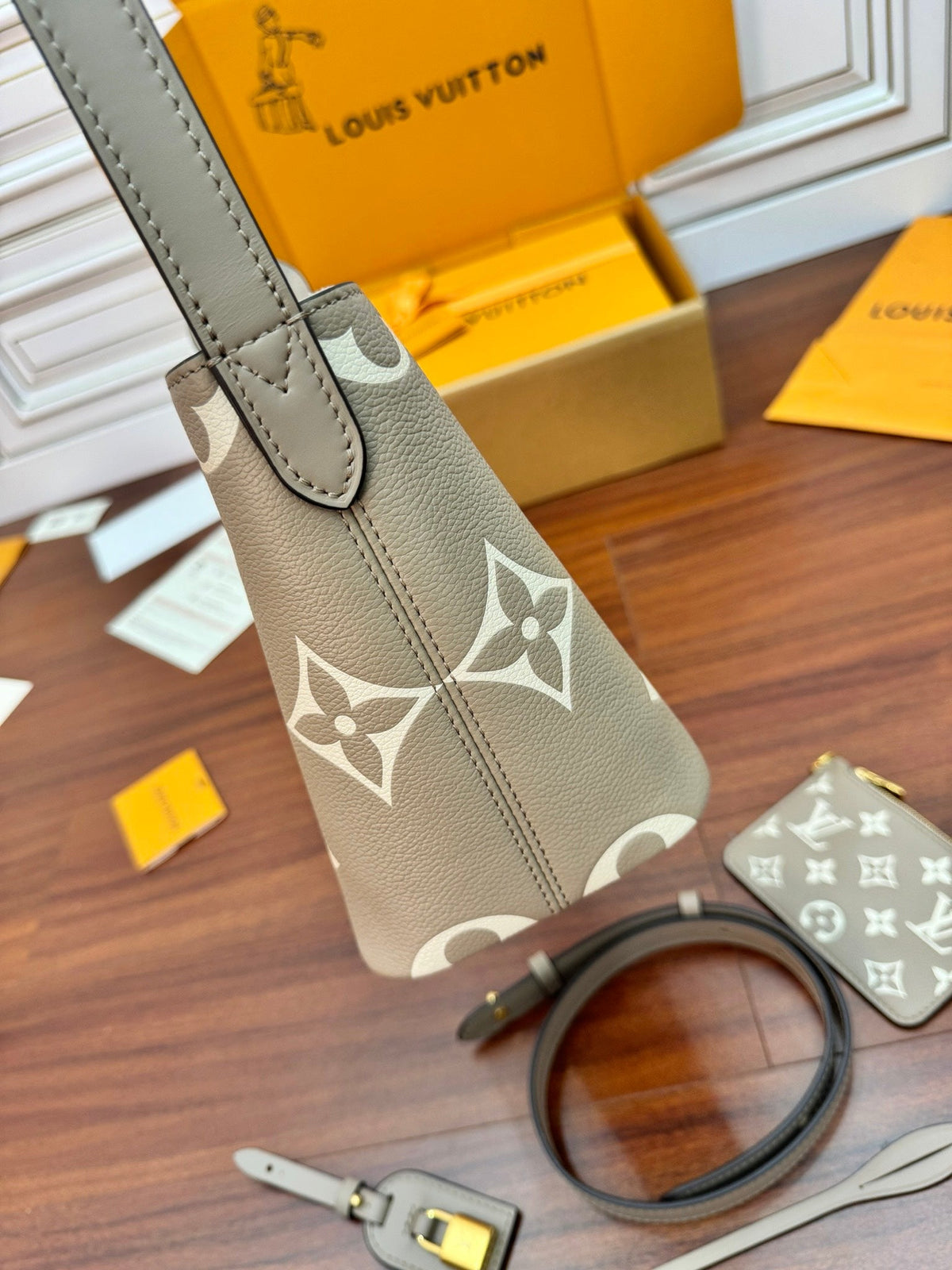 LV Bucket Bag 16cm Khaki Nude Monogram Canvas 330403