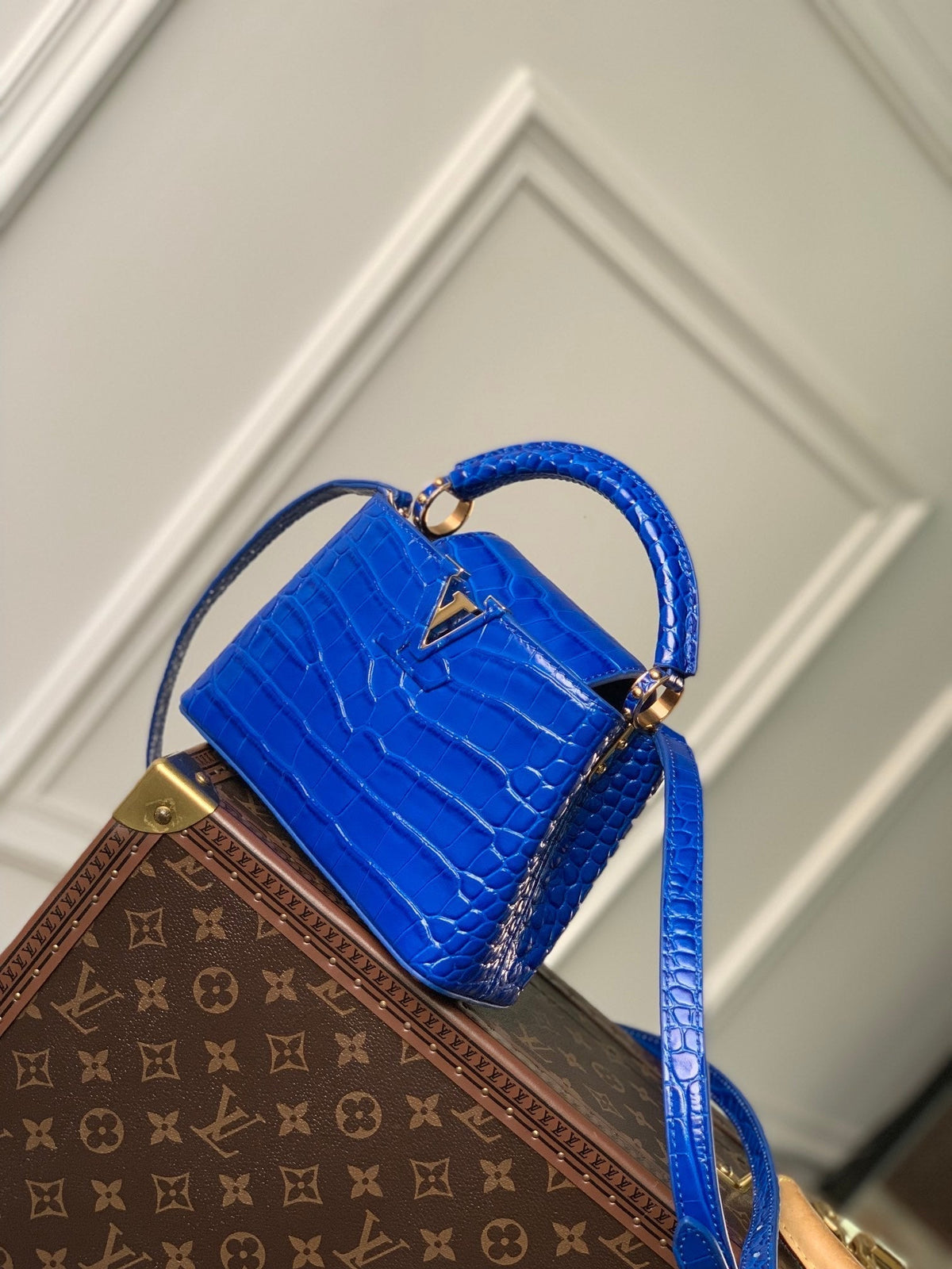 CAPUCINES MINI 21 COBALT BLUE CROCODILE EMBOSSED CALFSKIN GOLD HARDWARE