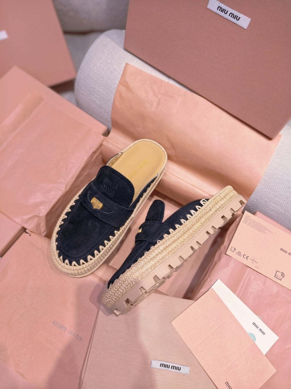 Miu Miu 2026 Raffia Flatform Mules Suede 155477
