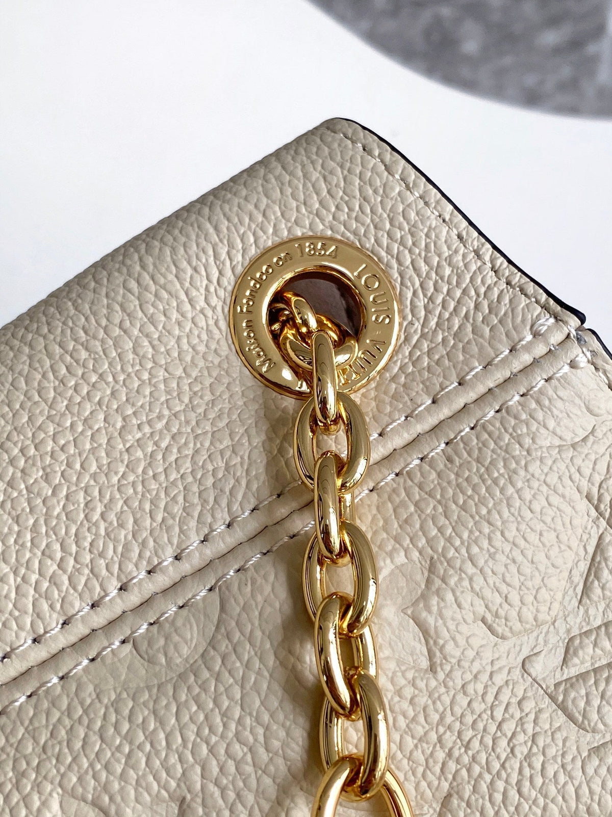 Anytime 42cm Tote Bag Cream Gold Empreinte leather 250725