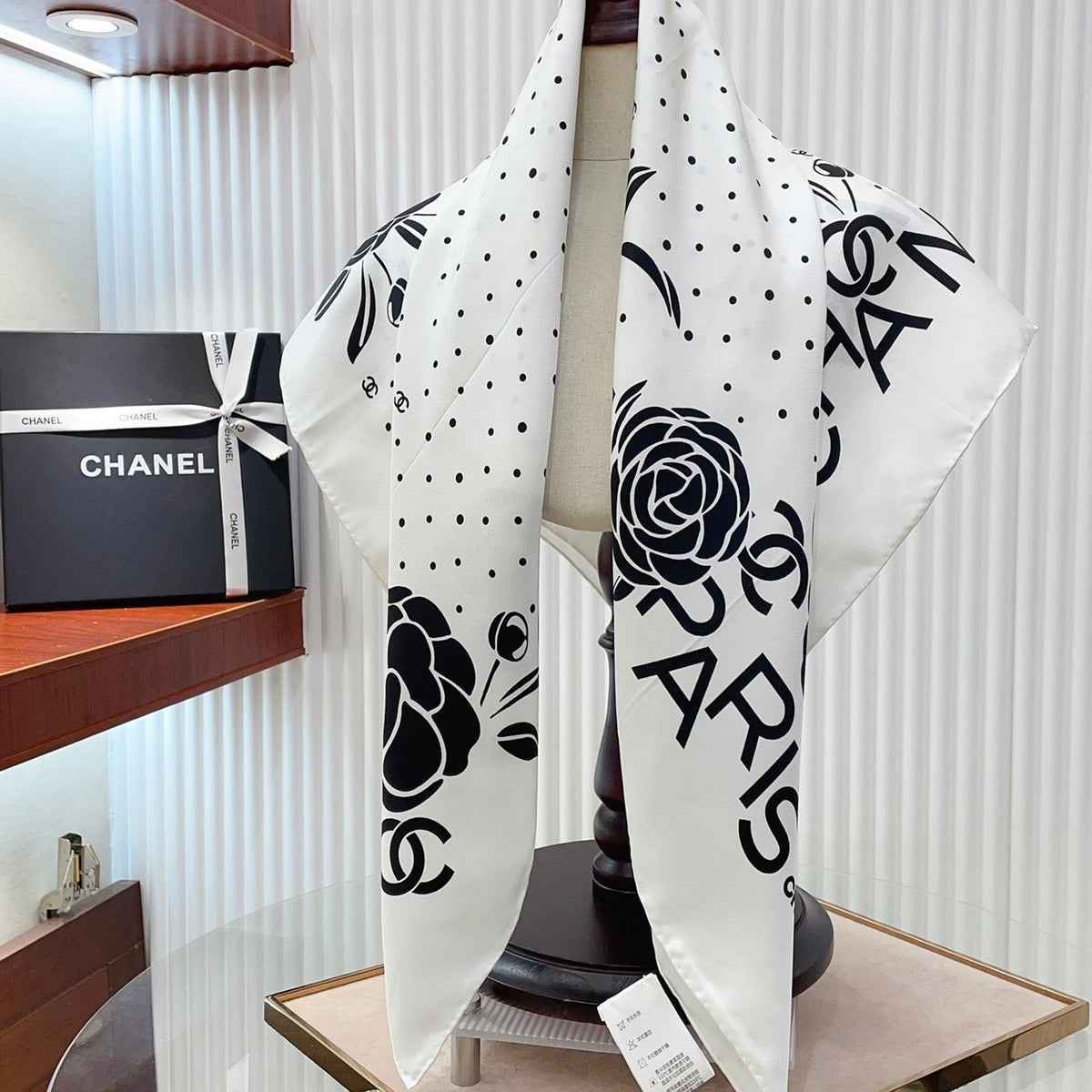 CC Square Scarf 90 CM In White Polka Dot Black Camellia Silk Twill 288722