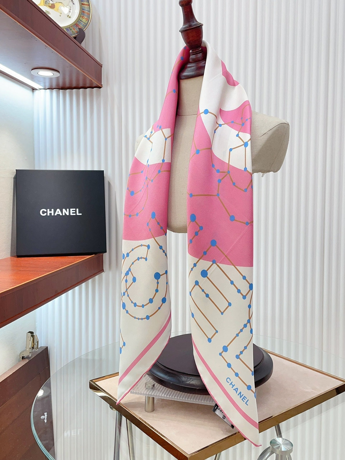 CC Square Scarf 90 CM In White Mix Pink Silk Twill  174874