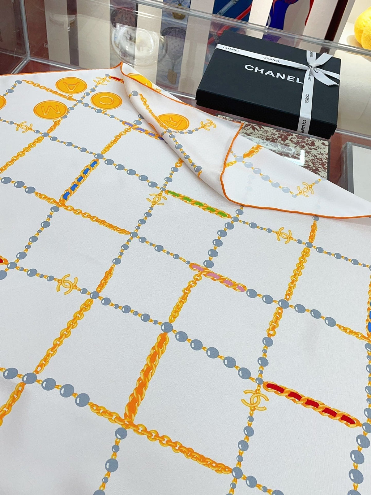 CC Square Scarf 90 CM In White Mix Yellow Silk Twill 176345