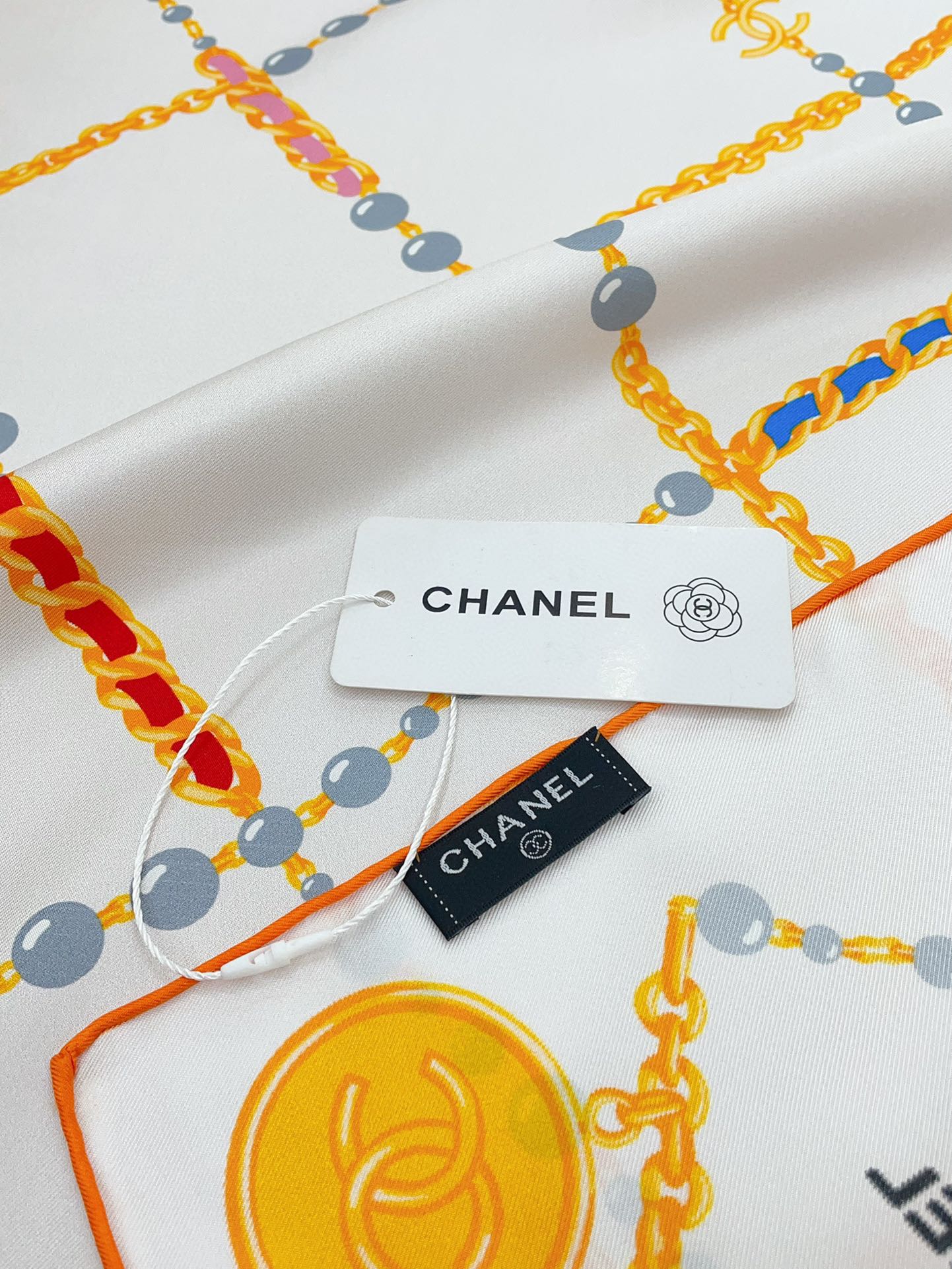 CC Square Scarf 90 CM In White Mix Yellow Silk Twill 176345