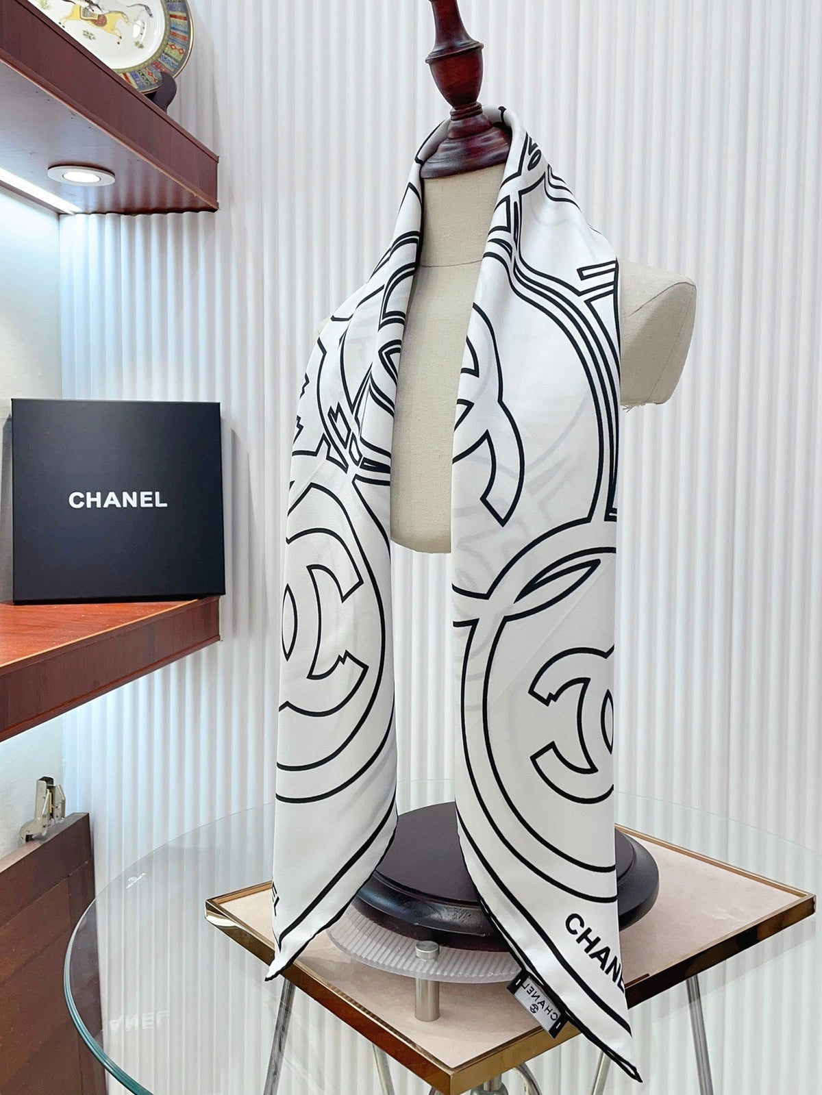 CC Square Scarf 90 CM In White Mix Black Silk Twill  187437