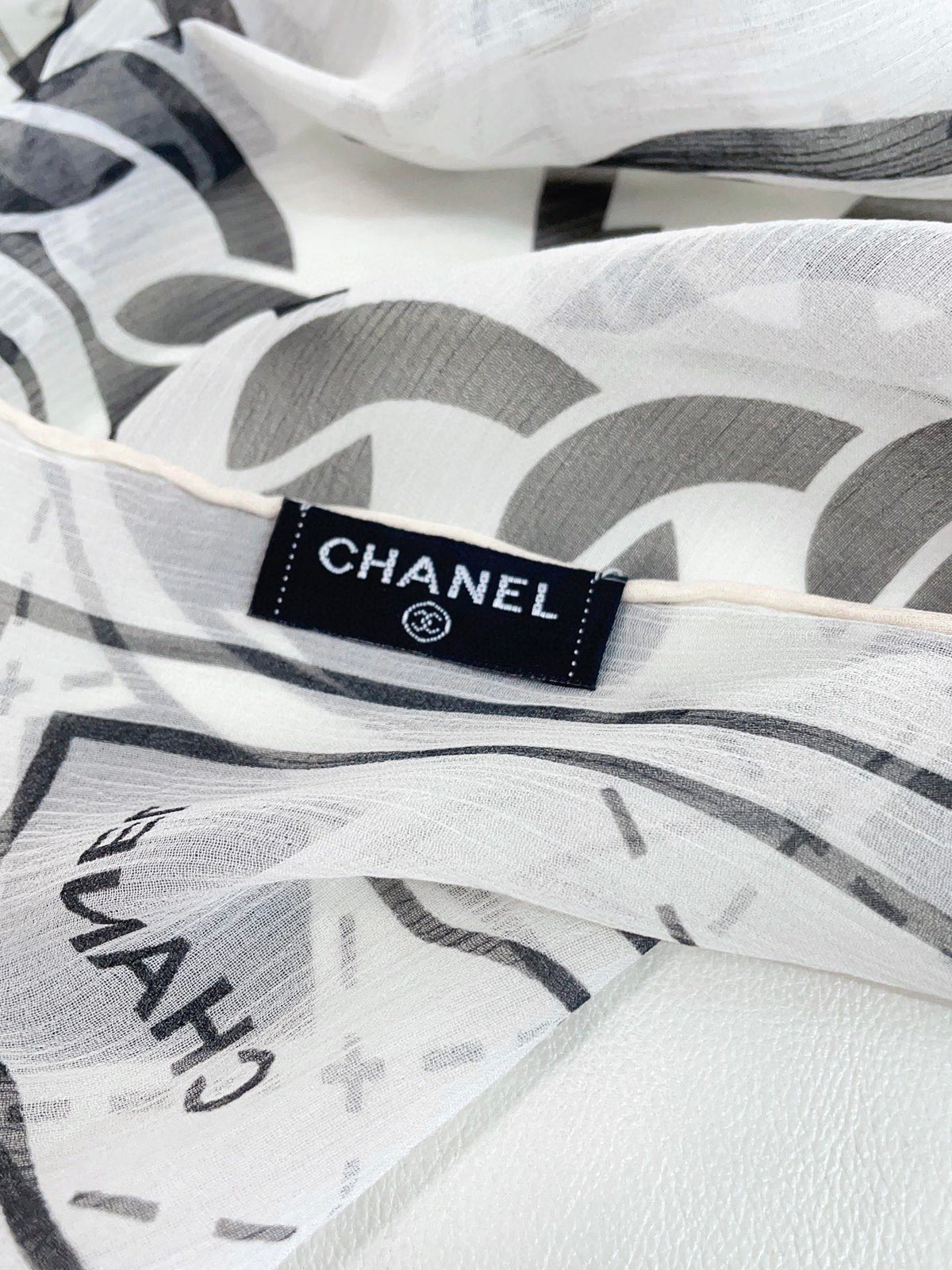 CC Square Scarf 110 CM In White Black Shunyu Qiao Silk  193840
