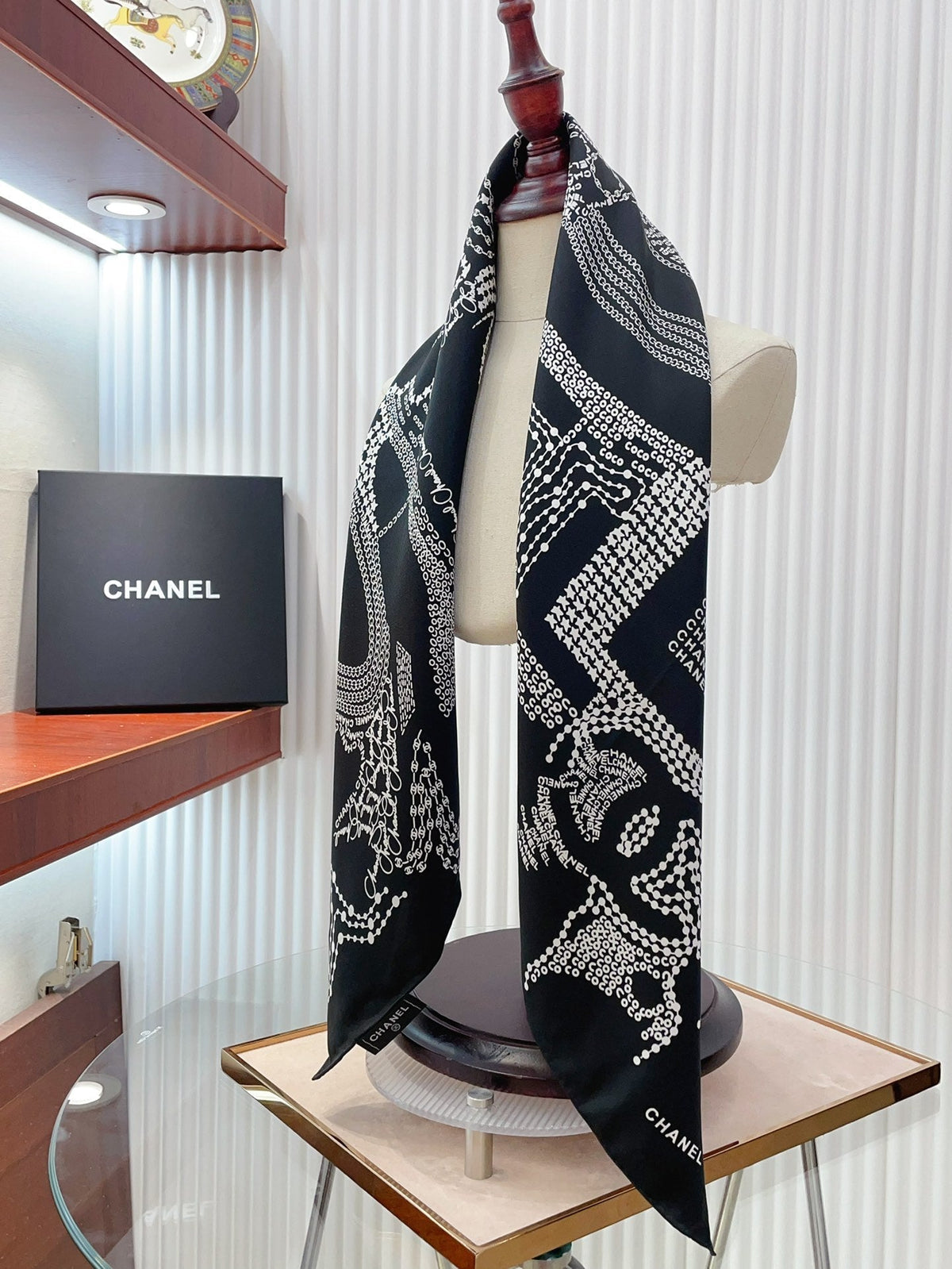 CC Square Scarf 90 CM In Black White Silk Twill  198570