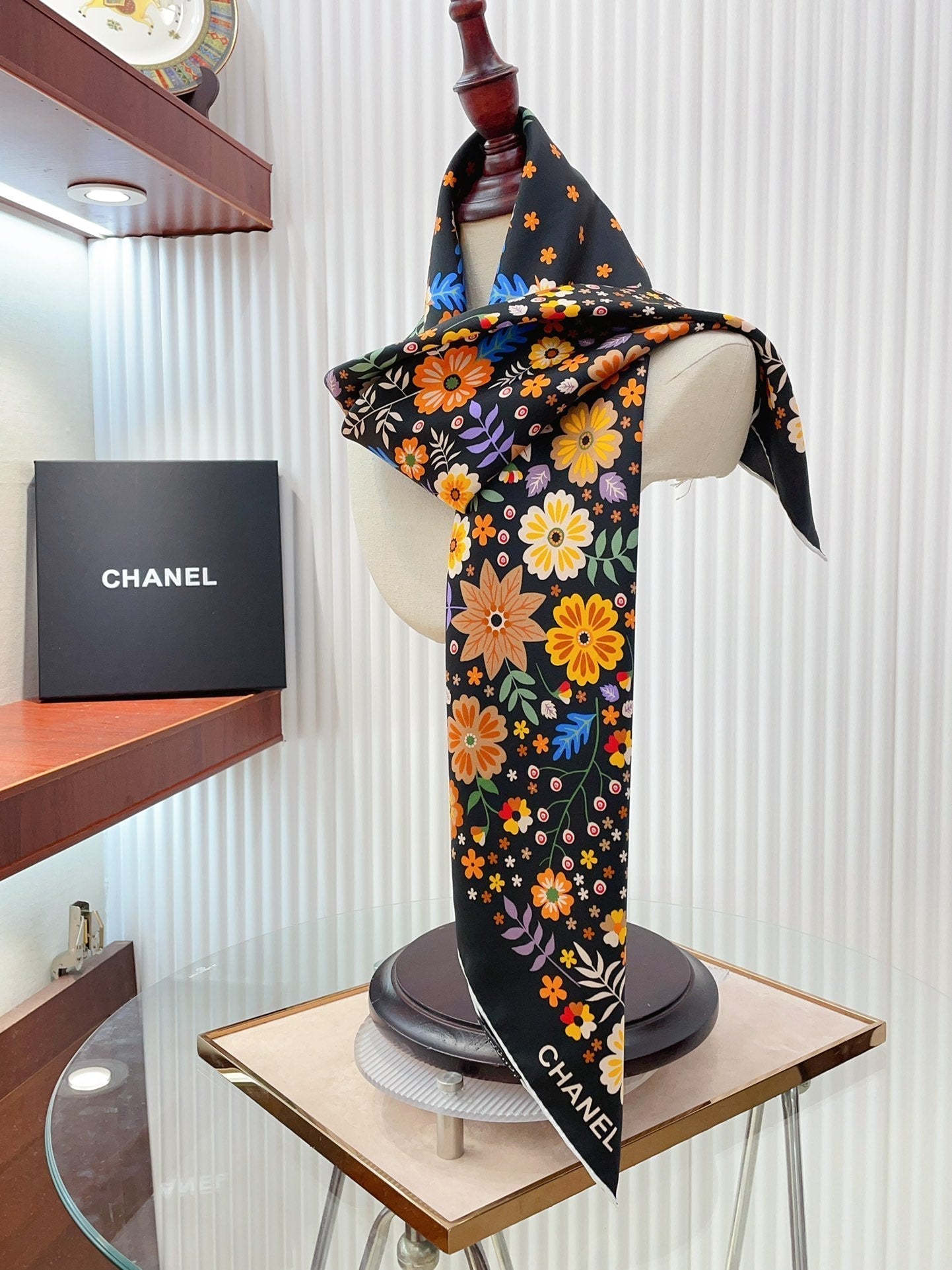 CC Square Scarf 90 CM In Black Colorful Silk Twill  234597
