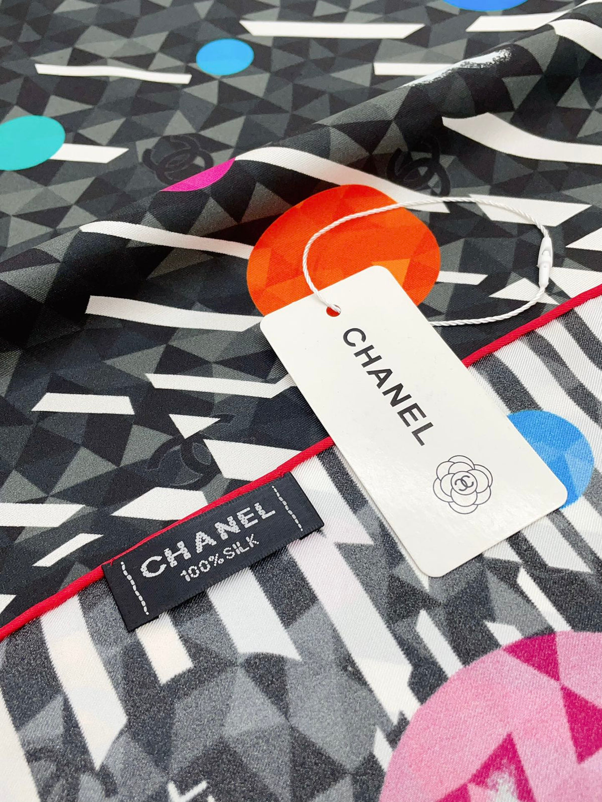 CC Square Scarf 90 CM In Colorful Silk Twill 335850