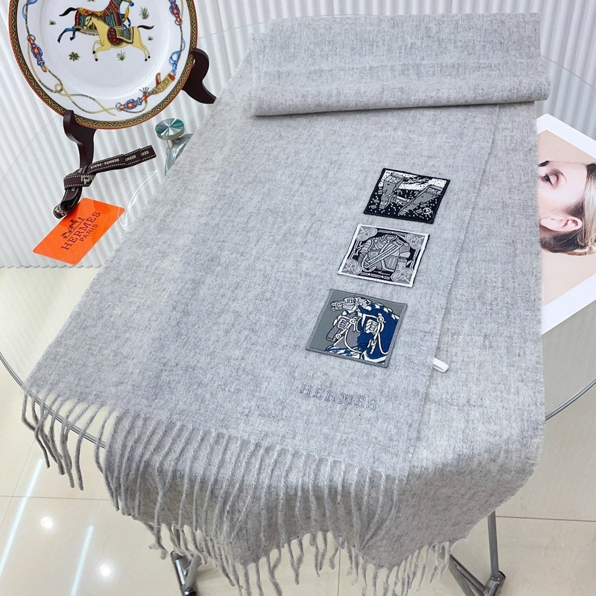 BADGES SOIE MUFFLER 180 CM SCRAF IN CLOUD GREY CASHMERE
