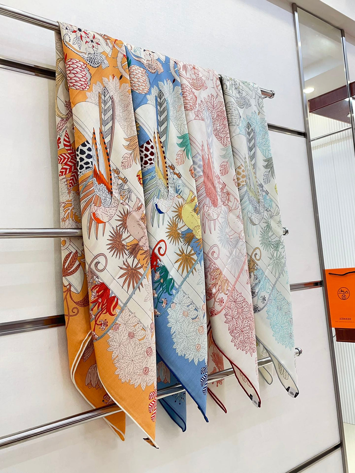 PRECIOUS PARADISE SCARF 135 CM IN COLORFUL CASHMERE AND SILK 379789