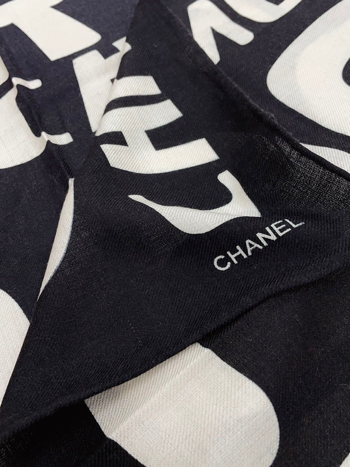 CC Square Scarf 90 CM In Black Mix White Cashmere And Silk 398258