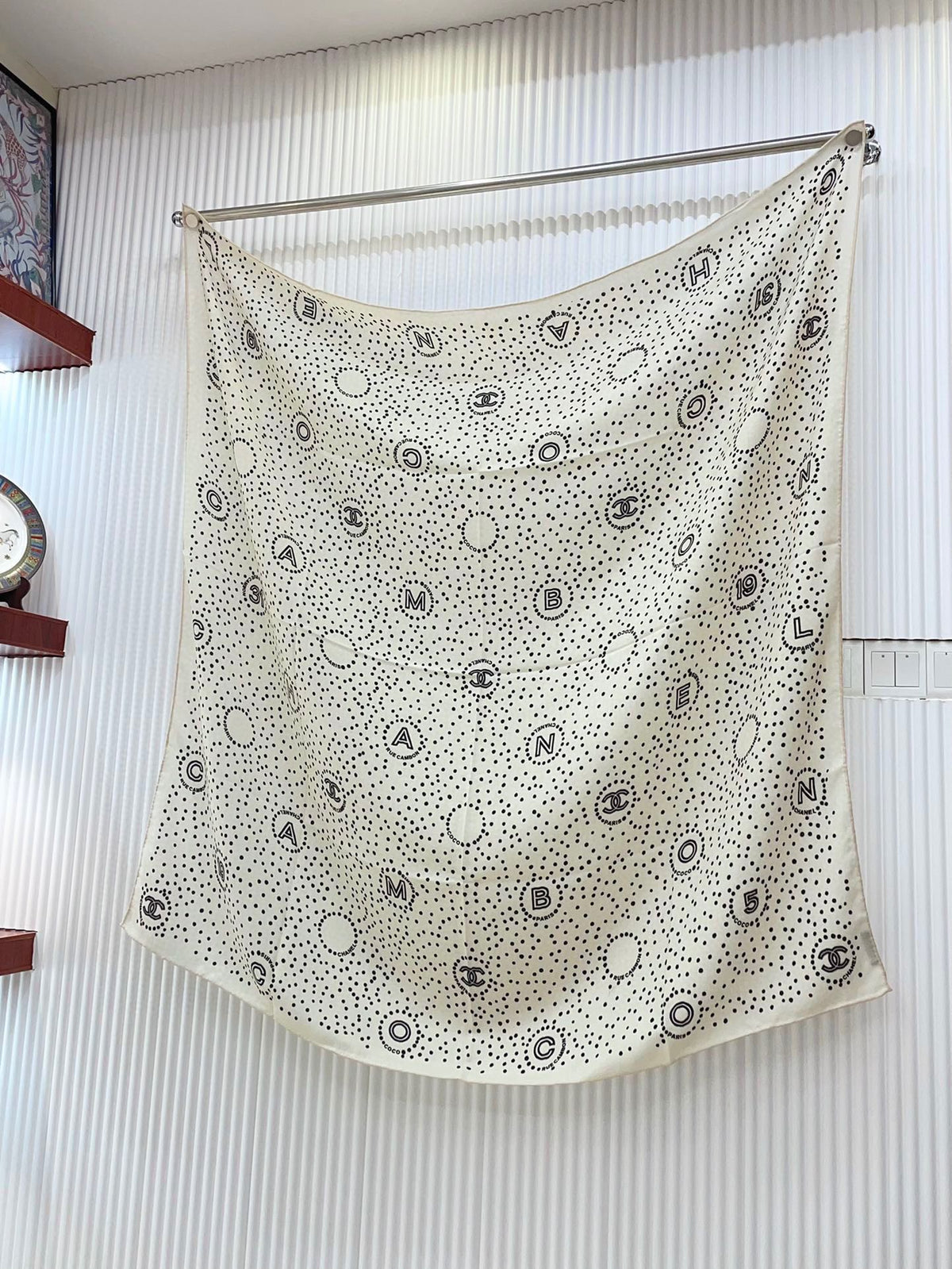 CC Square Scarf 140 CM In White Mix Black Cashmere And Silk  398279