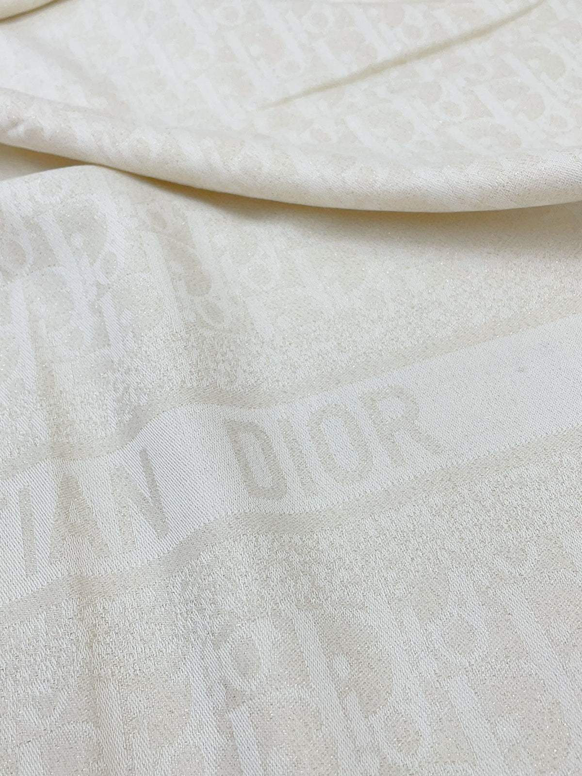 SQUARE SCARF 140 CM IN WHITE WOOL AND SILK  408660