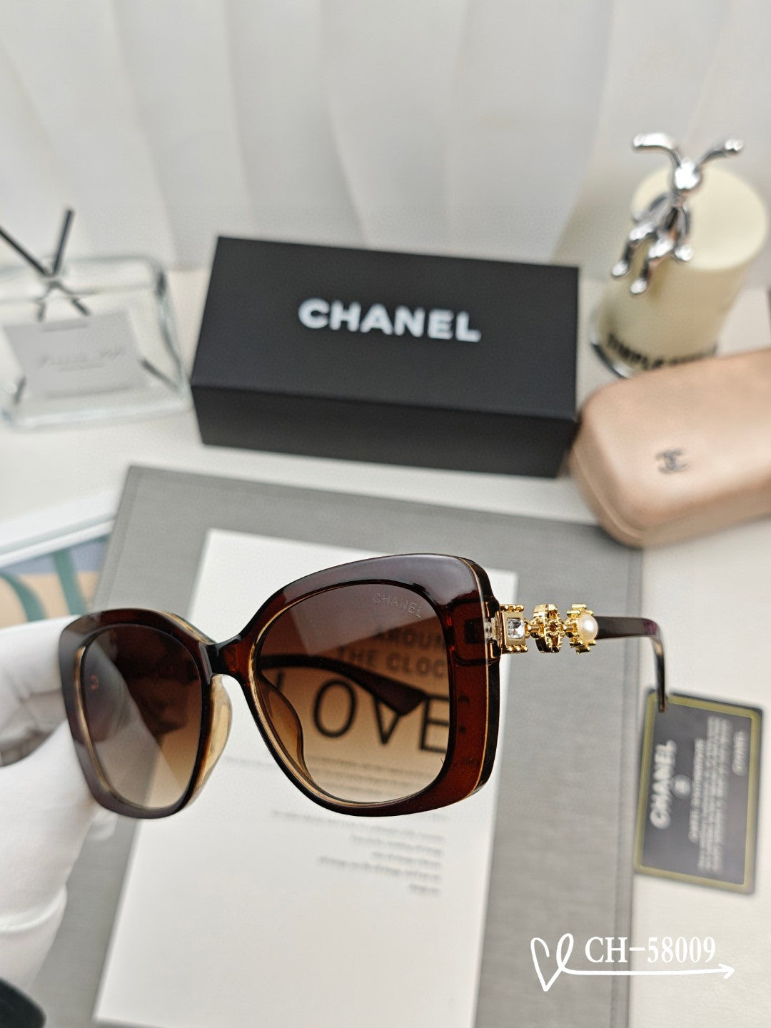 Chanel Sunglasses 558276