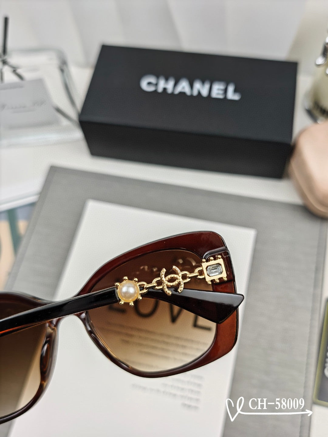 Chanel Sunglasses 558276