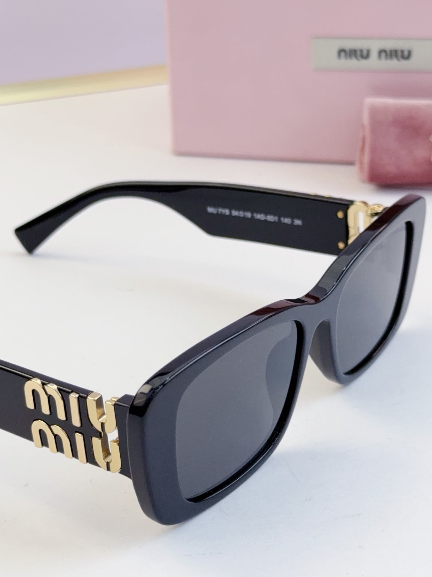 Miumiu Sunglasses MU7YS