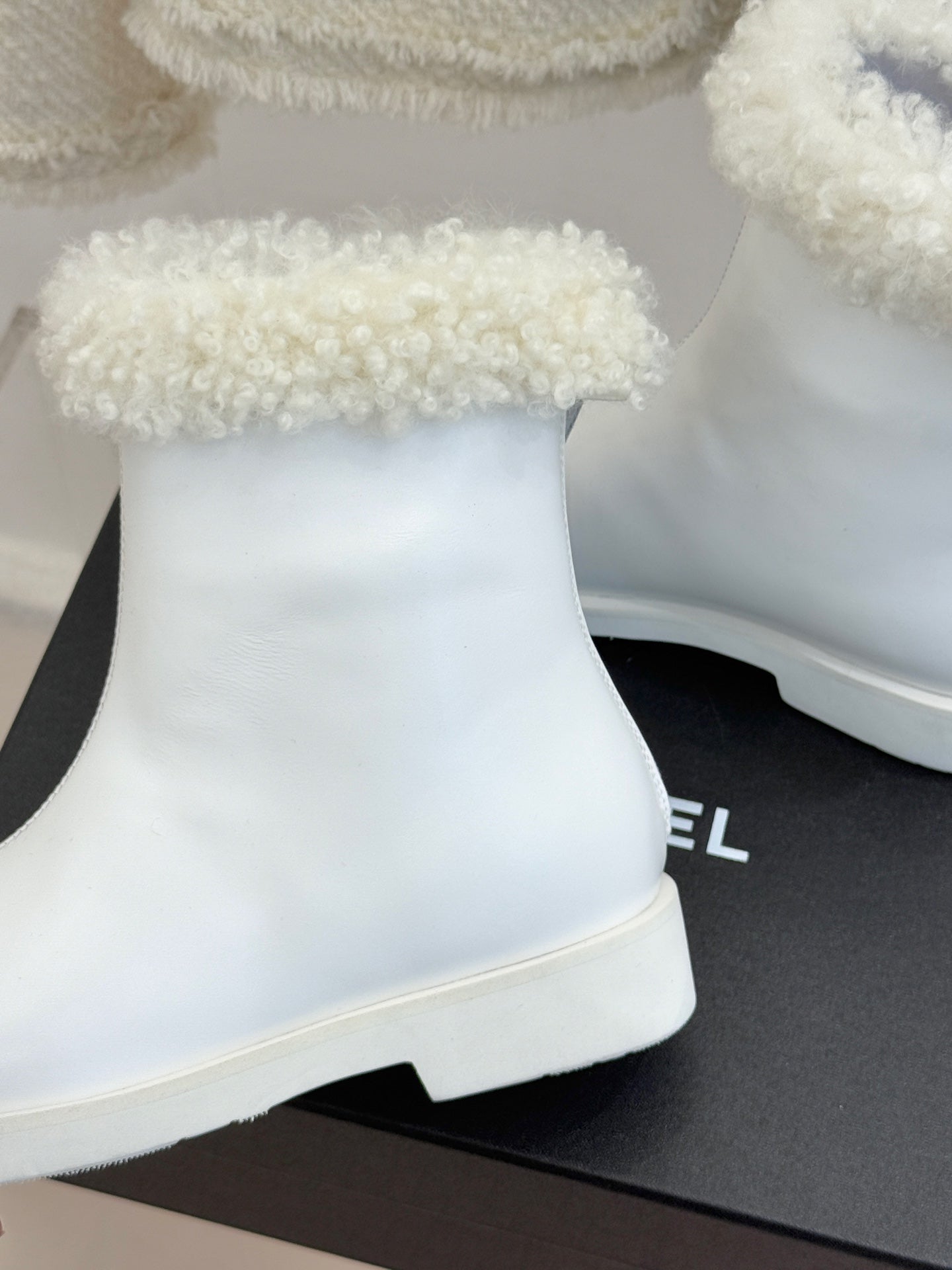 CC 25s Ankle Boots White Black Leather Wool 512070