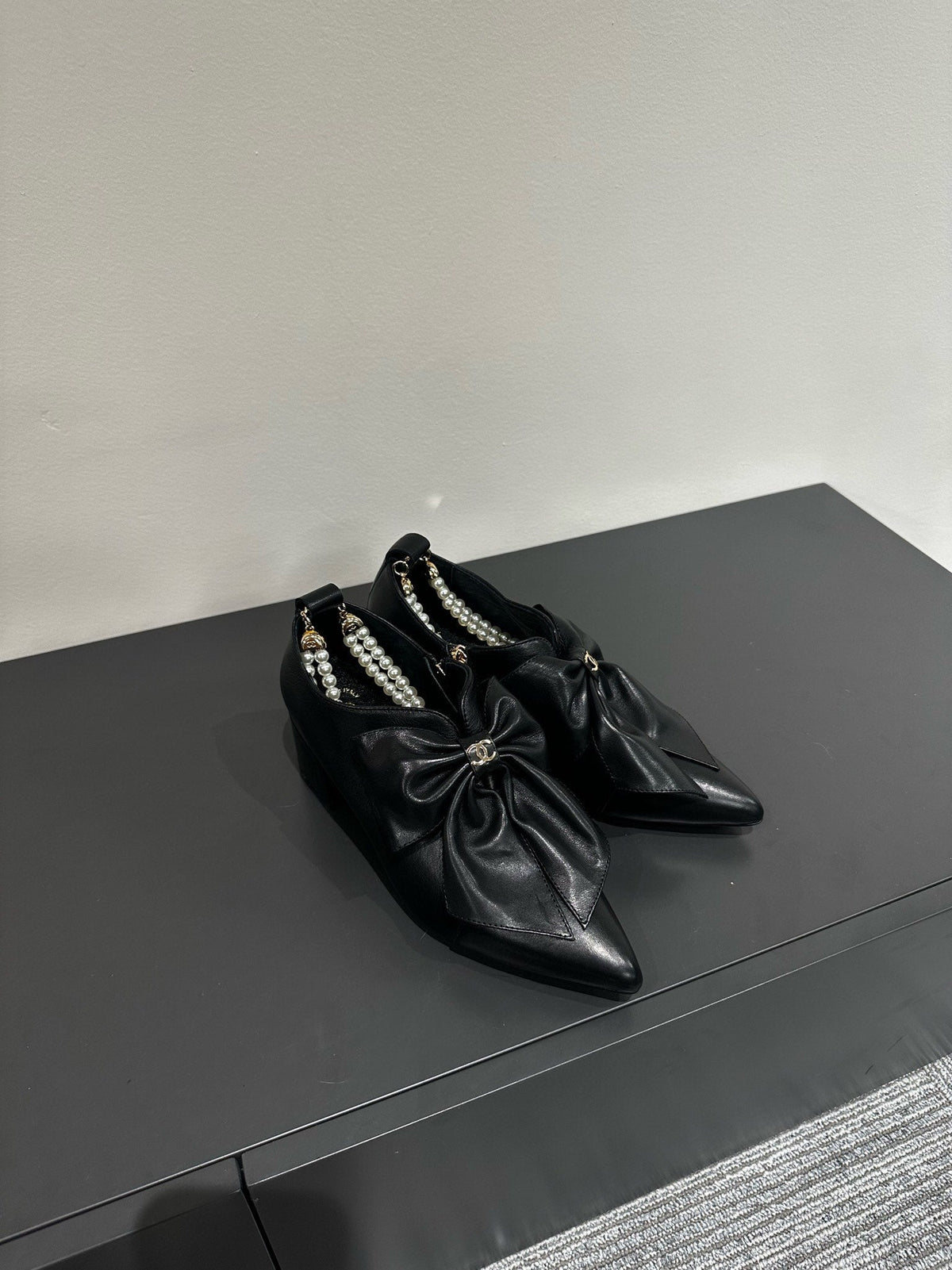 CC Pointed Toe High Heels Black Bow Tie Cowhide