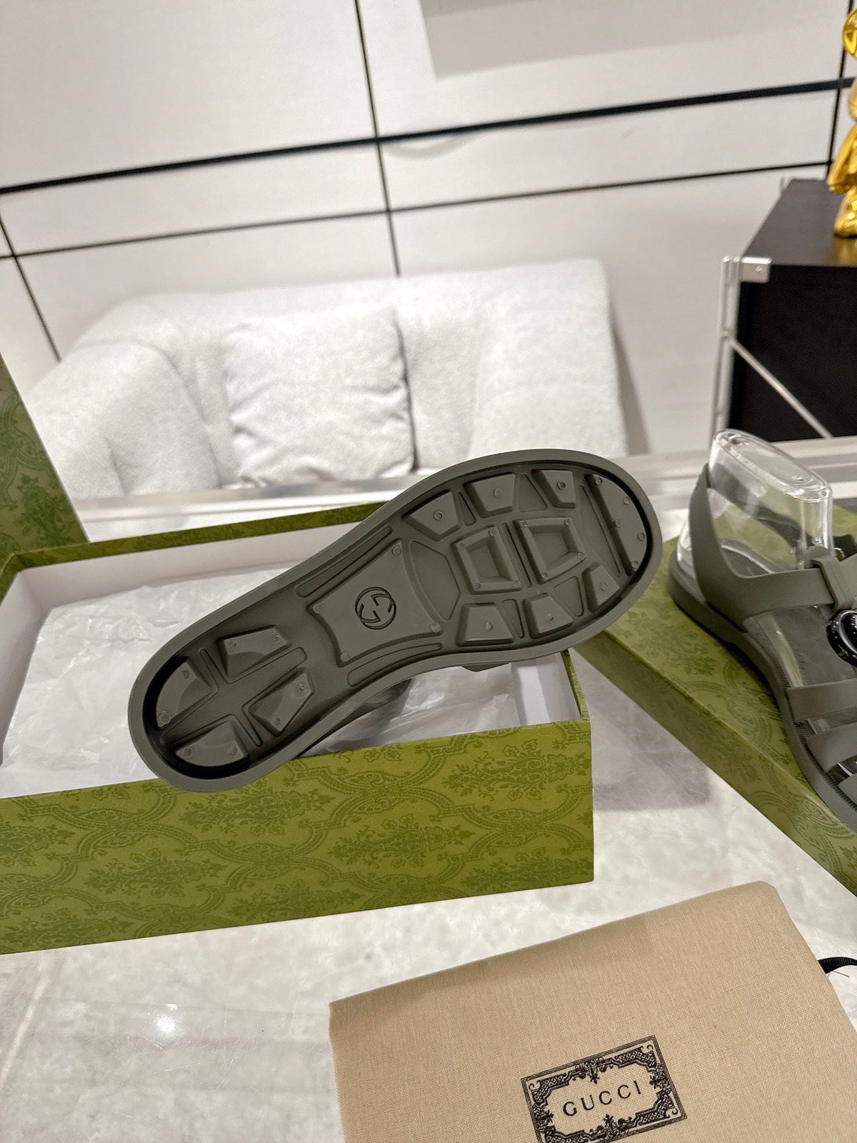 GC 25 Glossy Black Double G Sandal Dark Green Rubber 292426